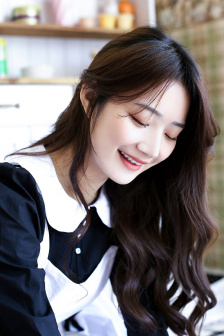 《年轻女教师4》免费观看